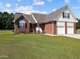 6858 County Place Dr, Hope Mills, NC 28348