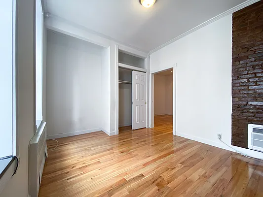 Rented by Kahen Properties | media 13