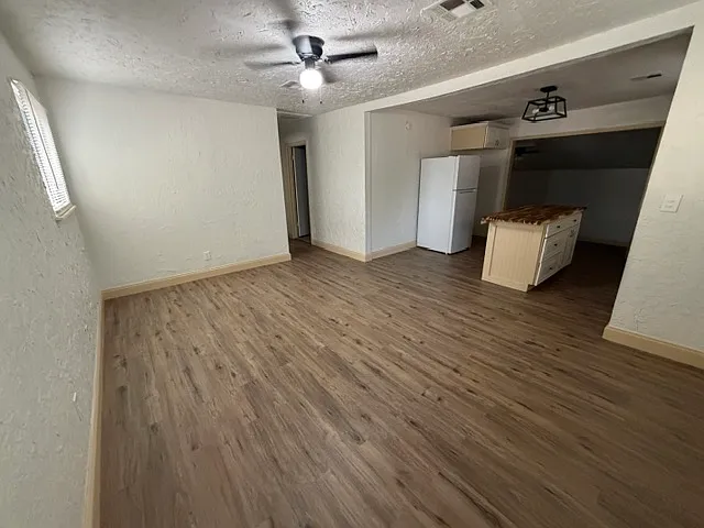 512 Northwest Glendale Drive - 1 — Photo 2
