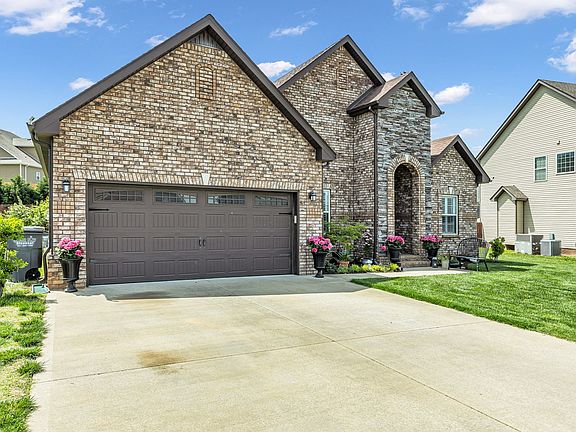 3rd image of 116 Overcrest Ct