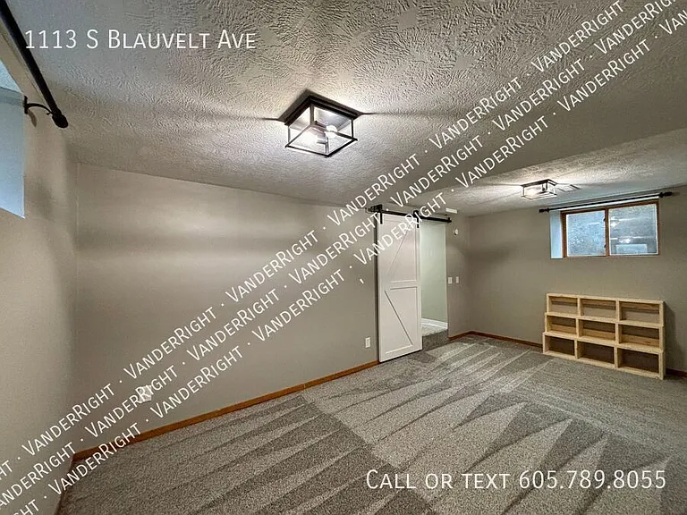 1113 S Blauvelt Ave — Photo 38