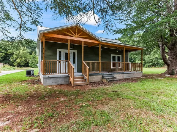 2165 New Holland Rd, Wagener, SC 29164