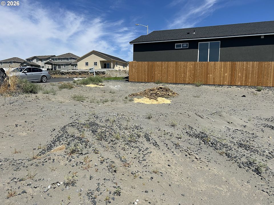 2nd image of 1746 NE 9th Pl