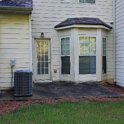 3rd image of 2844 Parkway Close