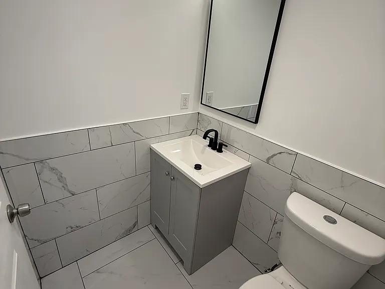 17 Laurel St #2 — Photo 6