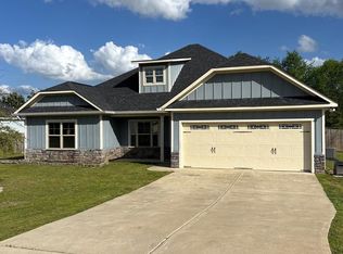 10 Maxwell Dr, Fort Mitchell, AL 36856