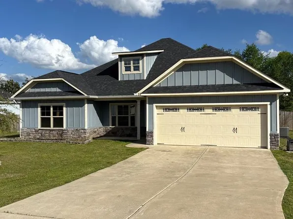 10 Maxwell Dr, Fort Mitchell, AL 36856
