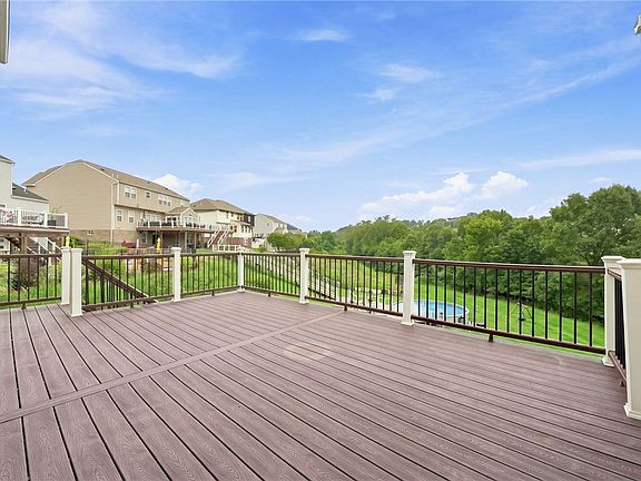 4th image of 321 Hunters Field Cir