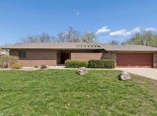 102 34th St W, Clear Lake, IA 50428