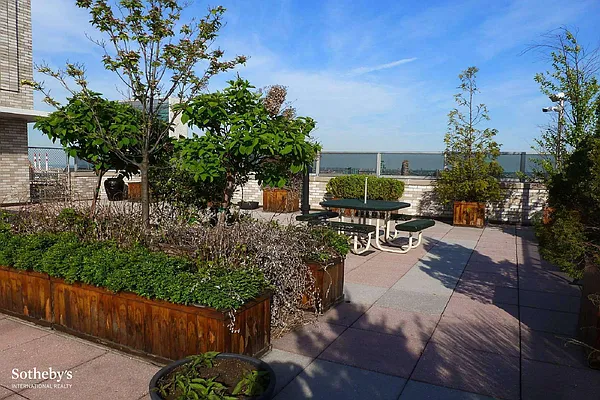 Rented by Sotheby's International Realty | media 26