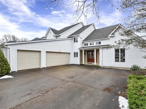 4397 Prestwick Xing, Westlake, OH 44145