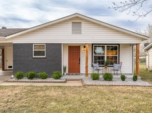 537 E El Paso St, Greenwood, AR 72936