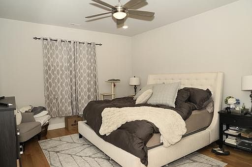 5th image of 1639 W Grand Ave #203FRONT