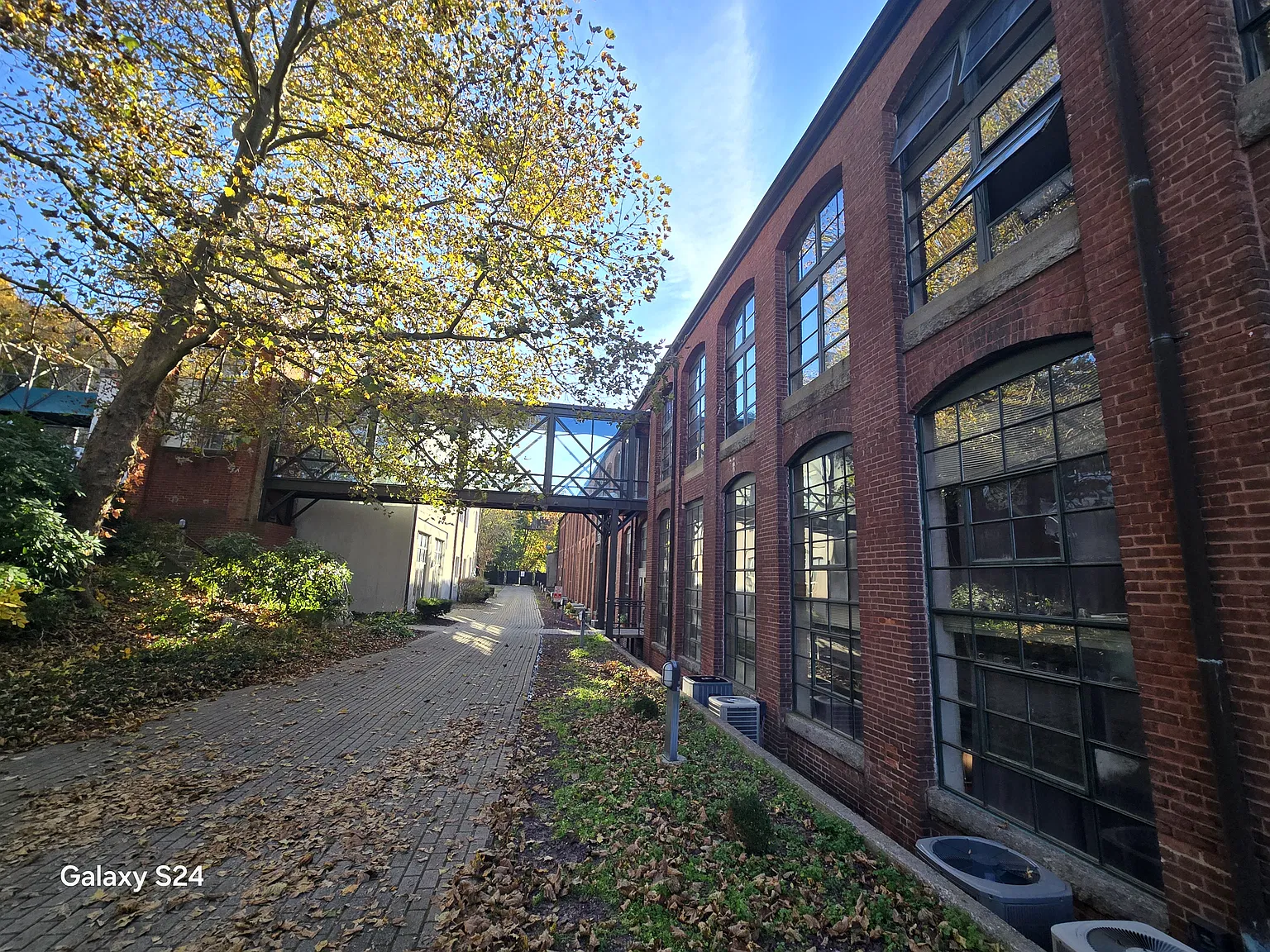 68 Thermos Ave — Photo 3