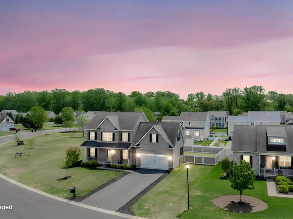 160 Ponds Edge Dr, Felton, DE 19943