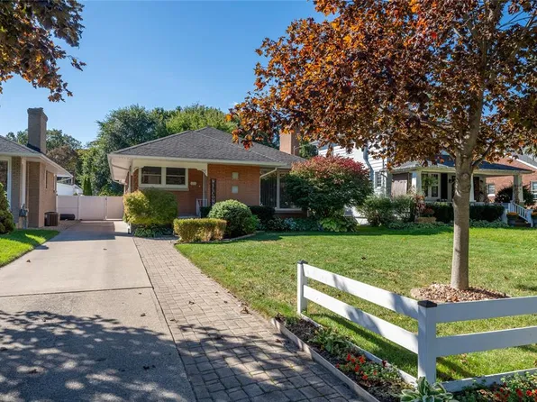 123 Pearl St, Sarnia, ON N7T 5G6
