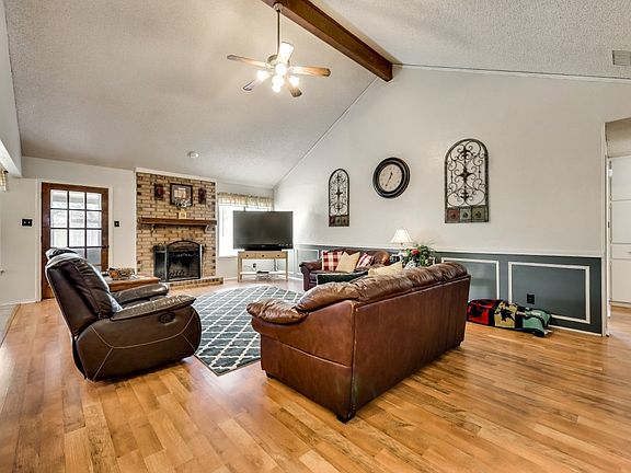 5th image of 2702 Wydewood Dr