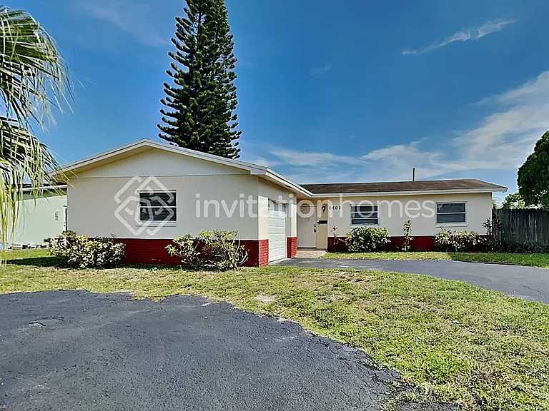 6602 Pebble Bch — Photo 1