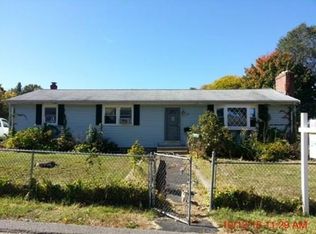 17 Grosvenor St, Ayer, MA 01432