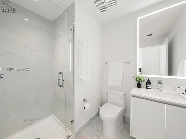 700 NE 24th St #1601 — Photo 26