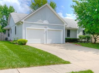 631 NE Bryant Dr, Lees Summit, MO 64086