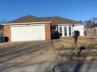2406 Chanel St, Siloam Springs, AR 72761
