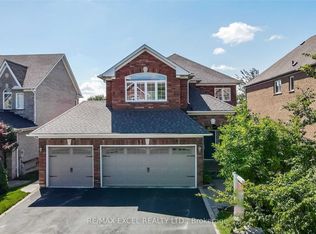 31 Green Meadow Cres, Richmond Hill, ON L4E 3A9
