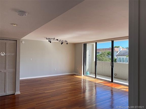 4th image of 441 Valencia Ave APT 202