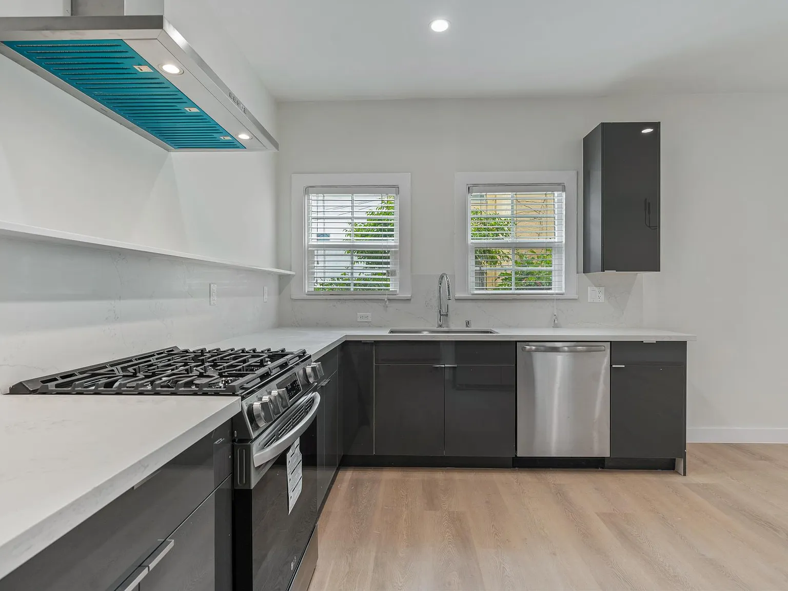 2 bed, 1450 sqft, $4,195 — Photo 3