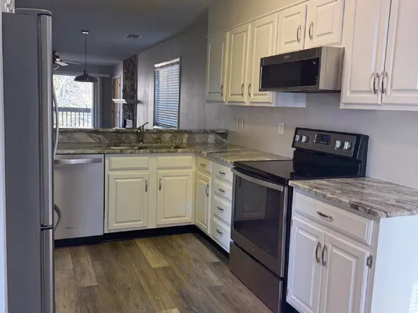 87 Willow Rd APT D16, Waynesville, NC 28786
