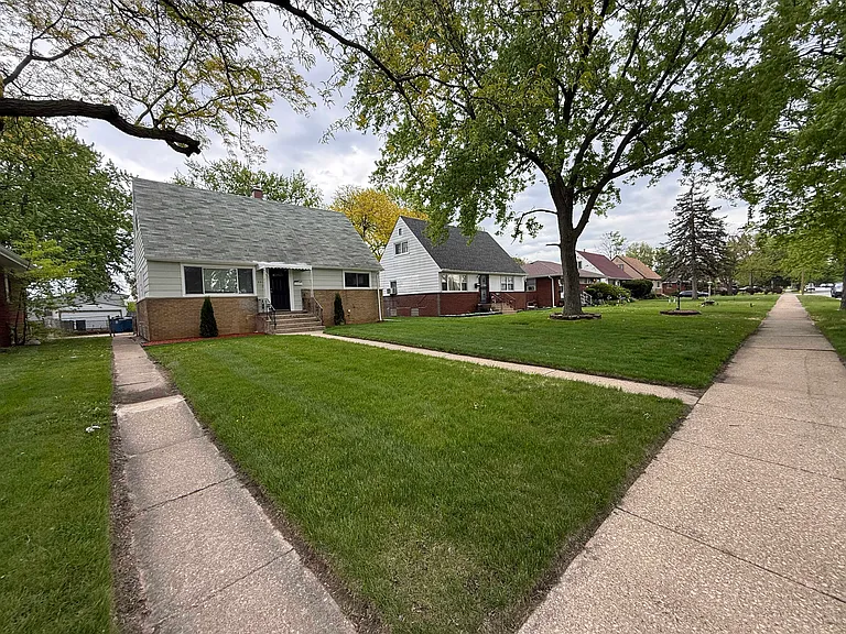 351 Clyde Ave — Photo 40