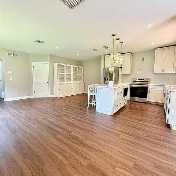 1050 Blackwater Dr — Photo 10