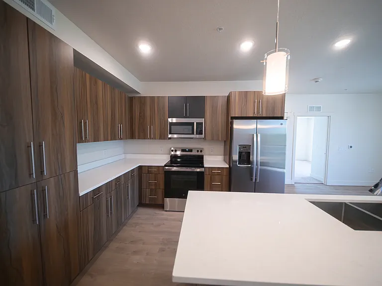 6121 S Highland Dr #202 — Photo 3