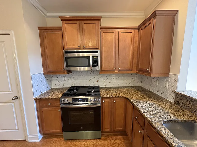 3635 Bagley Dr — Photo 7