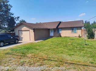 3183 SW Glacier Ave, Redmond, OR 97756