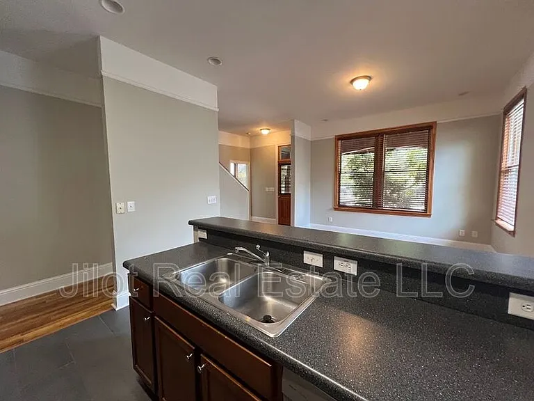 176 Flora Ave NE #A — Photo 6