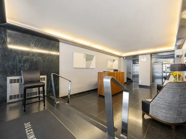 310 Lexington Avenue image 13 of 25