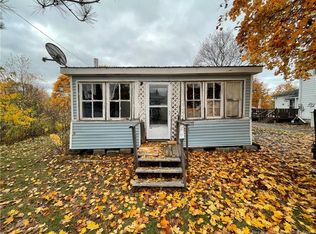 28 1st Ave, McAdam, NB E6J1S4