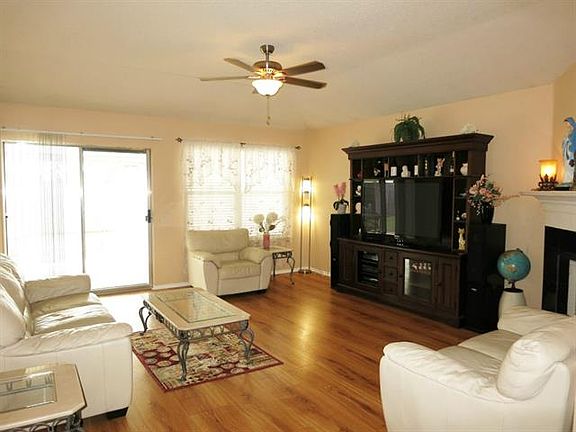 4th image of 6742 Ambercrest Dr