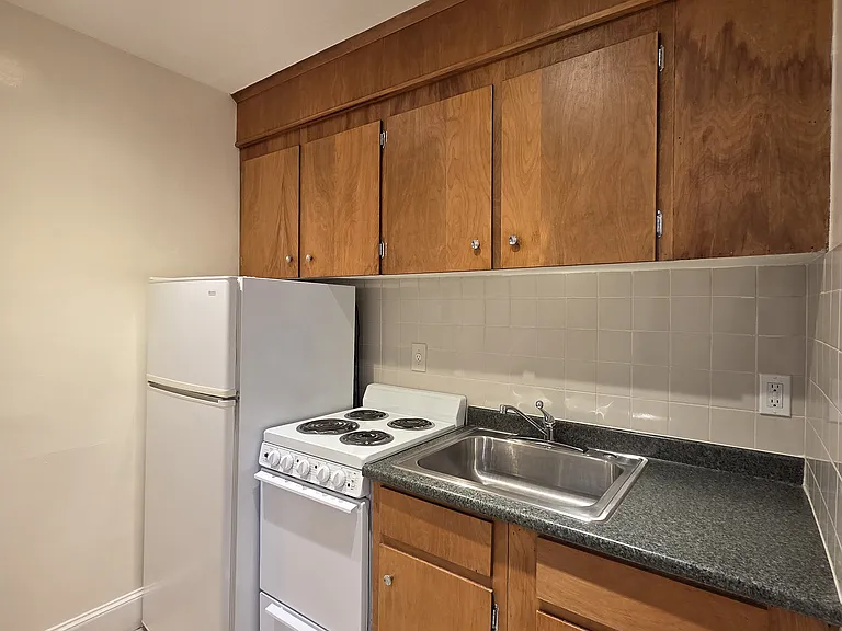 7 Aberdeen St #4 — Photo 11
