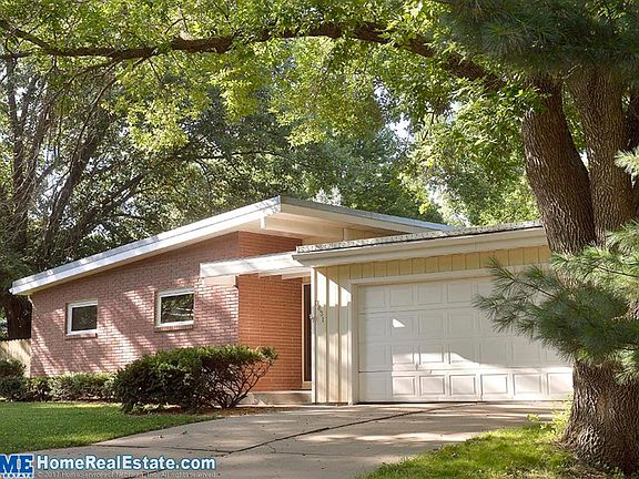 2nd image of 3831 Prescott Ave