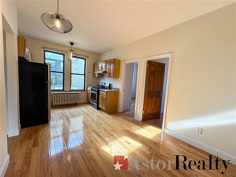 1st image of 3139 33rd St APT 3F