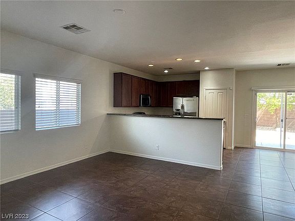 4th image of 10188 Cougar Crossing St
