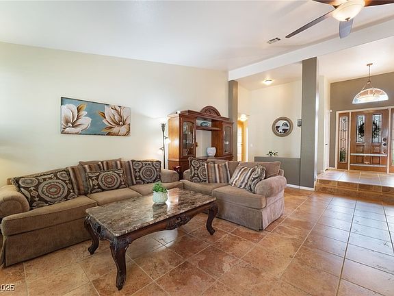 3rd image of 3040 Ocean Port Dr