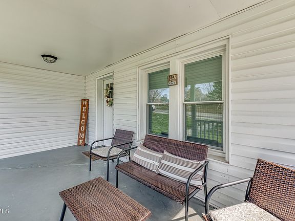 4th image of 176 Crescent Dr