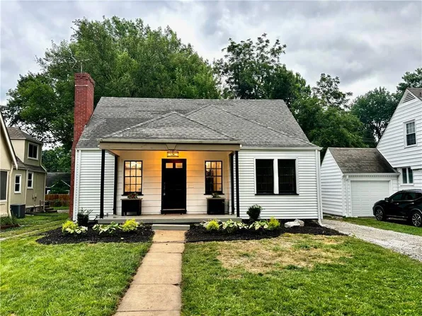 7631 Walnut St, Kansas City, MO 64114