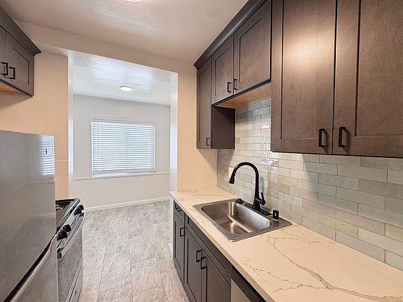 2nd image of 2523 N St APT 5