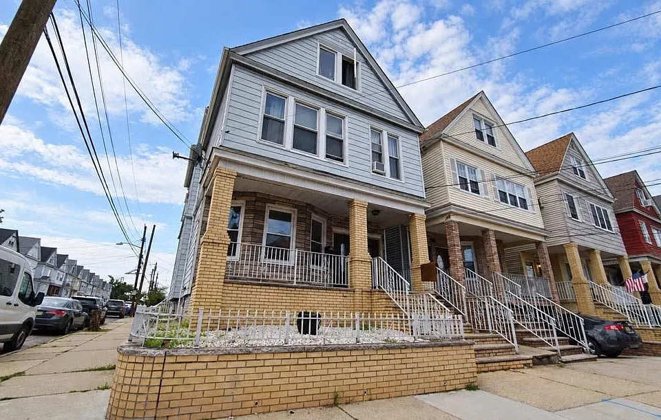 275 Avenue A
