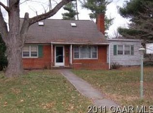 221 Dupont Cir, Waynesboro, VA 22980