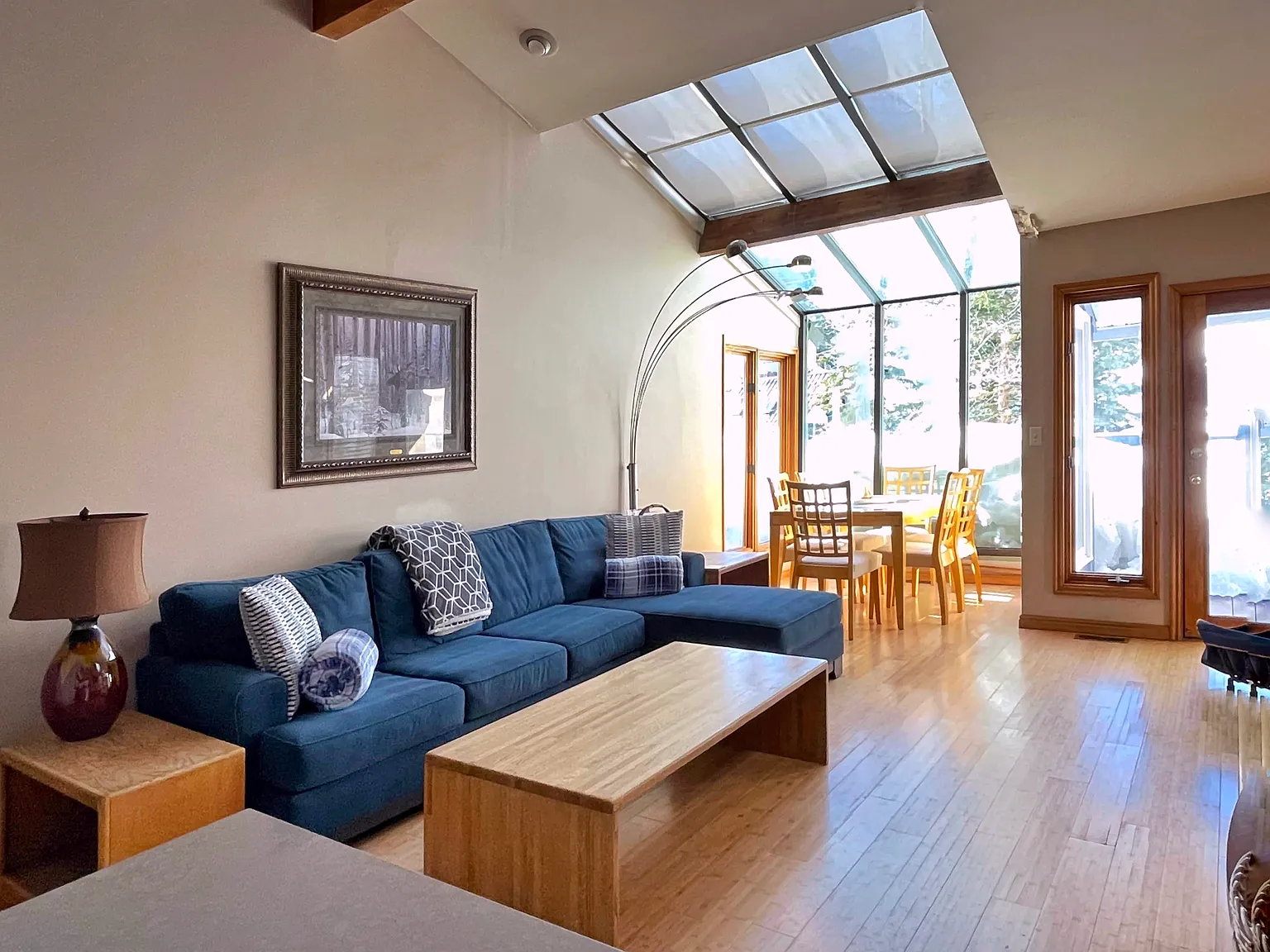 3 bed, 2.5 bath, 1800 sqft, $5,000 — Photo 3